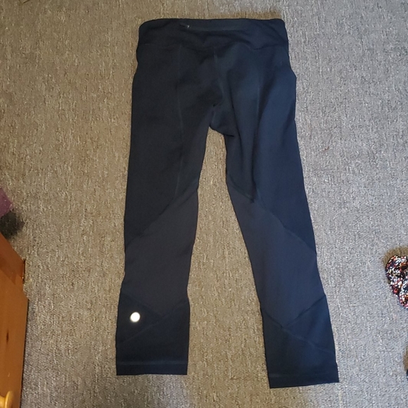 Lululemon crop tights - Picture 3 of 4